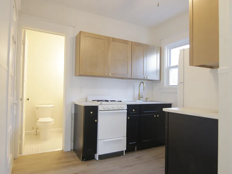 100 Zittel St #2 — Photo 2