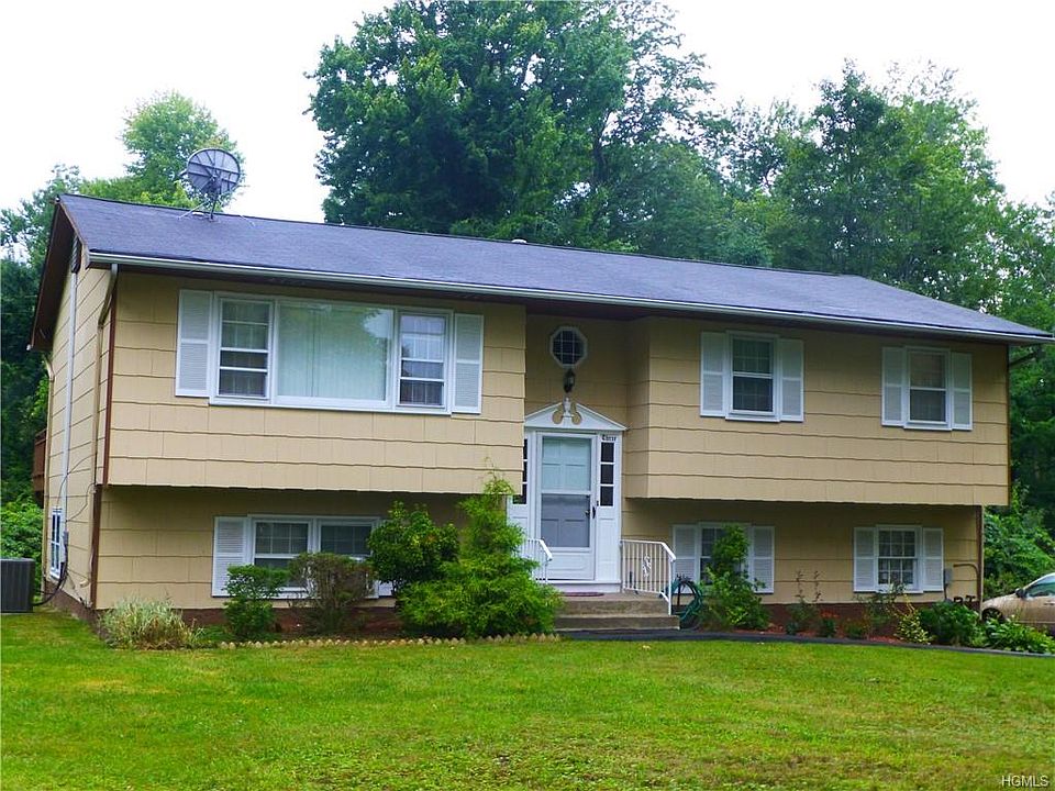 1st image of 3 Carnaby Ct