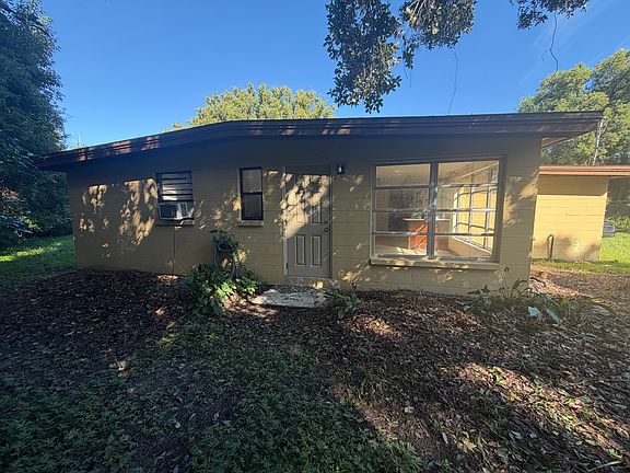 2nd image of 2304 N Warnell Loop