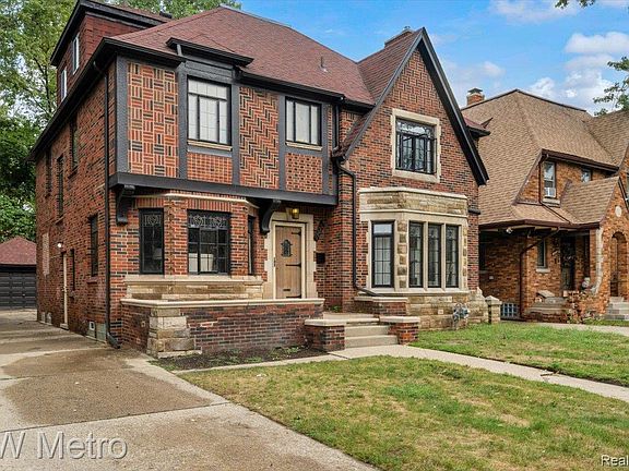 2nd image of 19022 Wildemere St