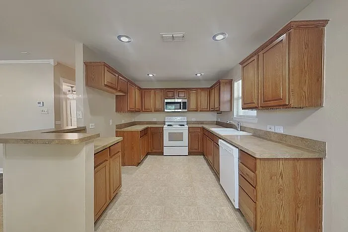709 Pride Ct — Photo 5