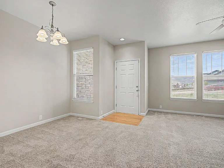 17076 Blue Mist Grv — Photo 10