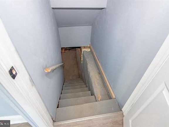 2nd image of 2900 Scherer Ave