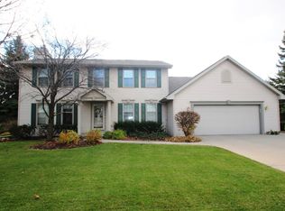 3191 Renaissance Ln, Green Bay, WI 54313