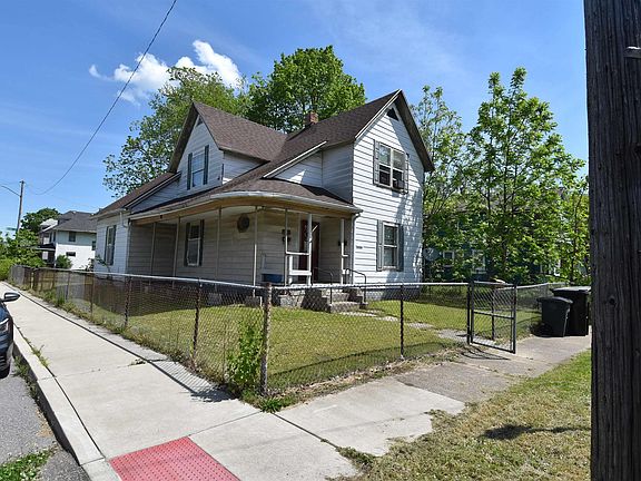 2nd image of 1033 Oak St