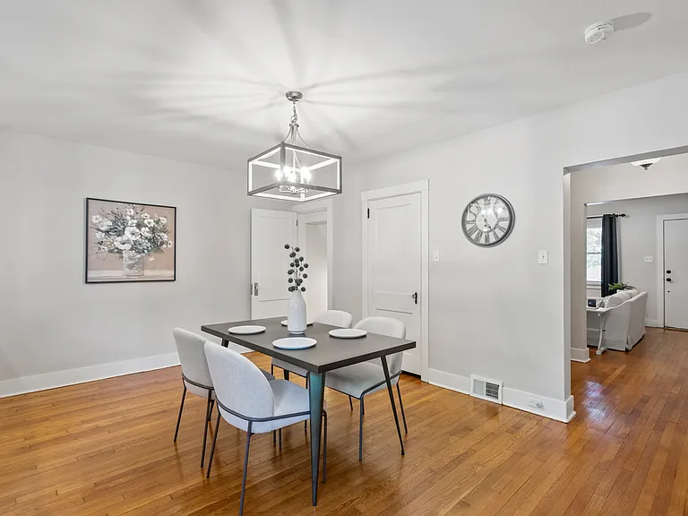 215 Main St — Photo 10