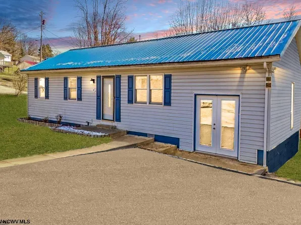 37 England Rd, Morgantown, WV 26508