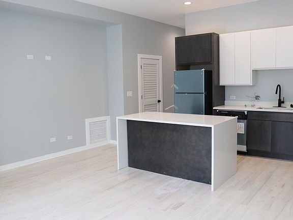 2nd image of 2420 W Warren Blvd #1