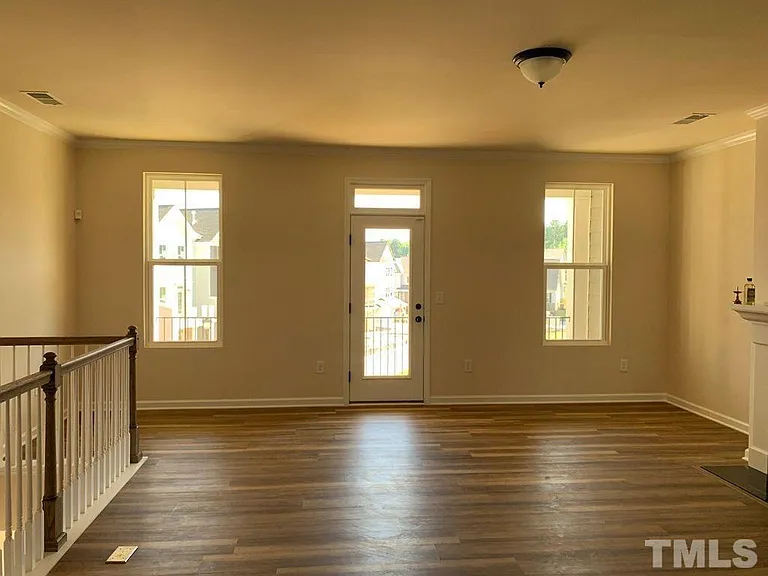 2927 Sunflower Rd — Photo 3