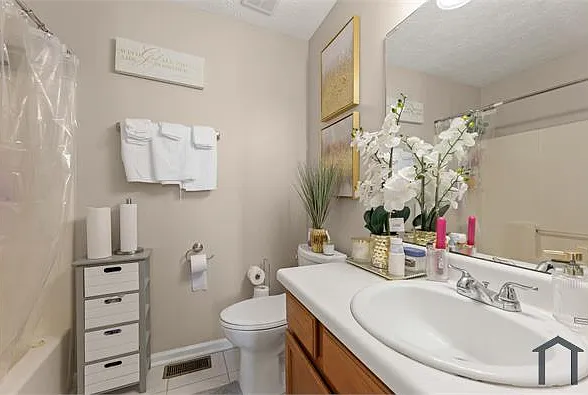 3788 Meadow Creek Dr — Photo 5