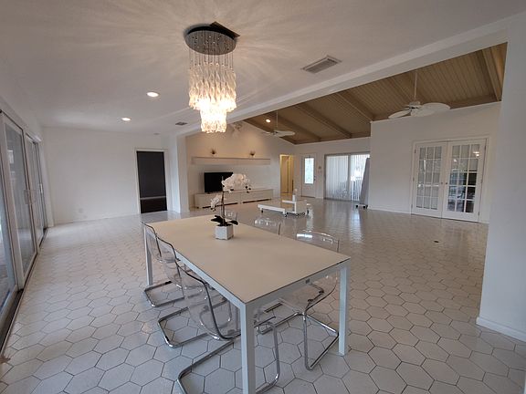 4th image of 5005 Banyan Ln