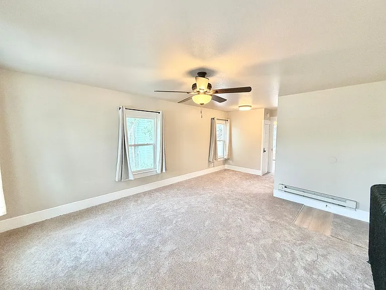209 E Willamette Ave #1/2 — Photo 5