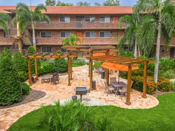 Veranda Flats