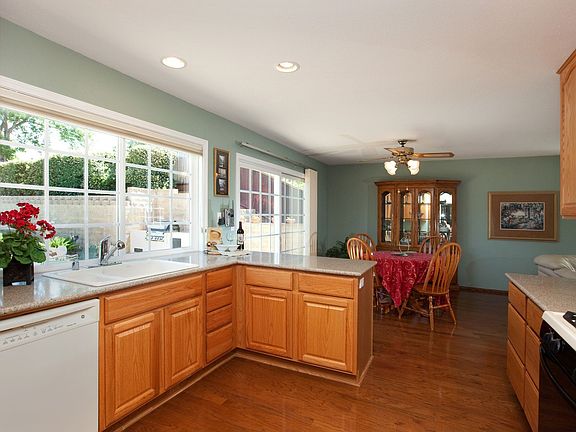 Beautiful oak cabinetry