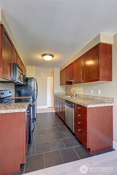 5th image of 939 N 101st Street #302