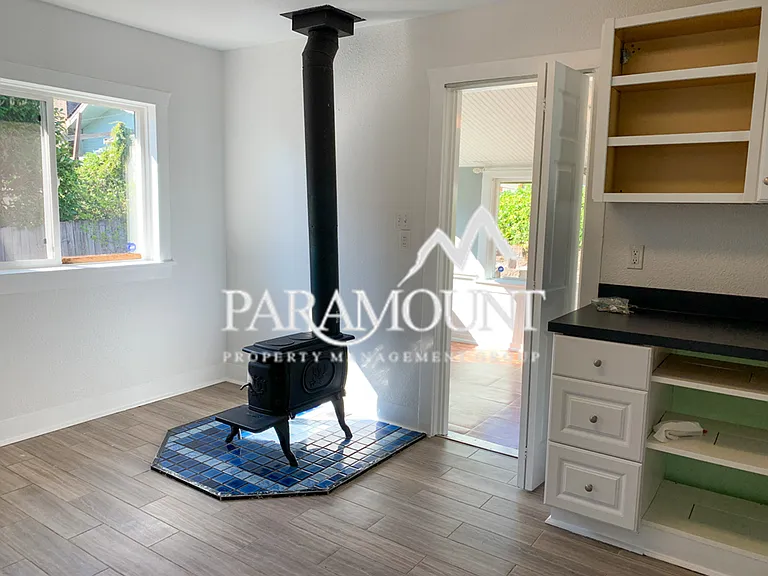1336 N Wycoff Ave — Photo 7