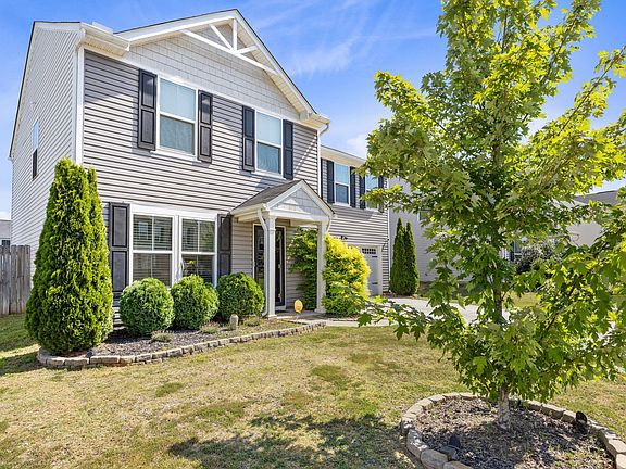 2nd image of 3 Maplestead Farms Ct