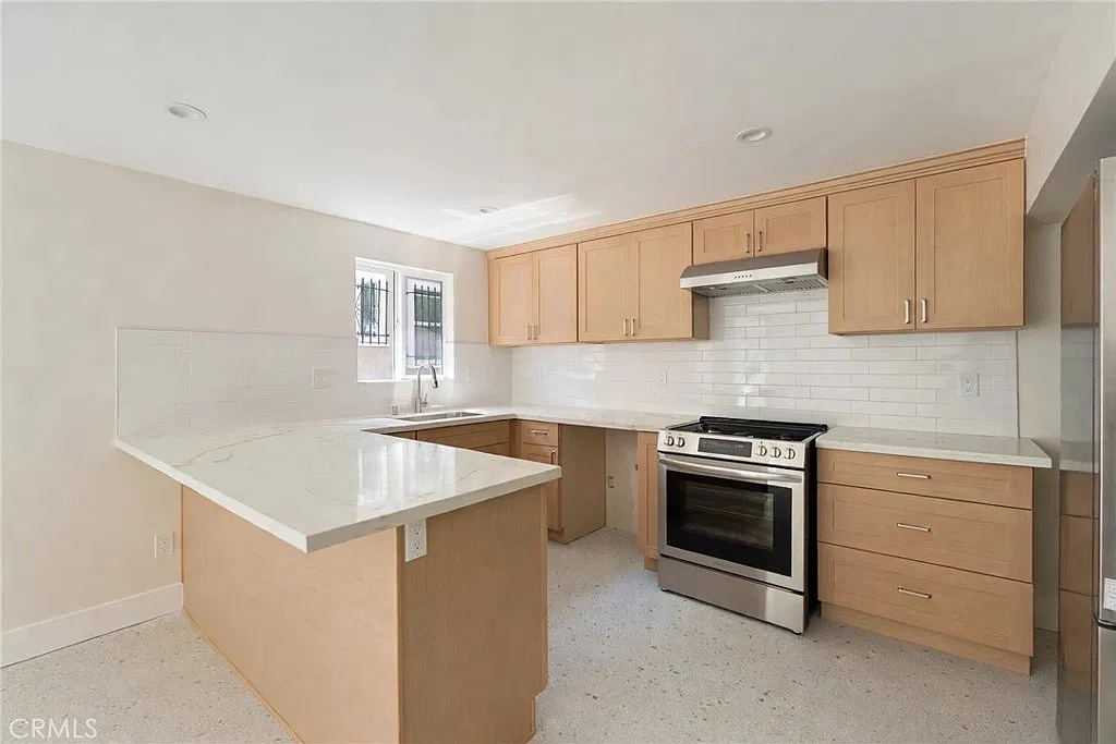1 bed, 800 sqft, $2,495 — Photo 4