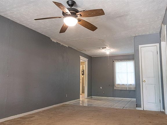 3rd image of 907 Longley St