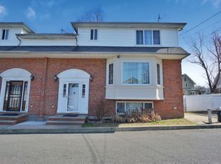 35 Mariners Ln, Staten Island, NY 10303