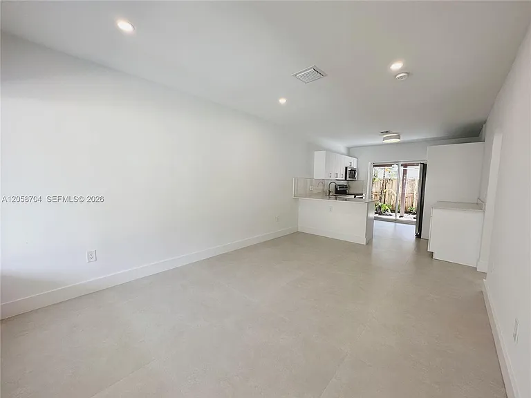 12125 NE 7th Ave #1 — Photo 8