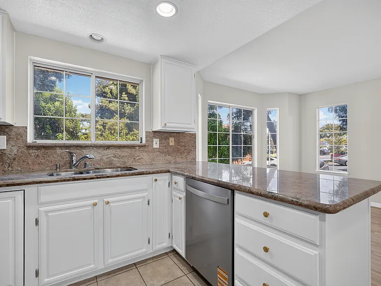 2802 Cozumel Cir — Photo 13