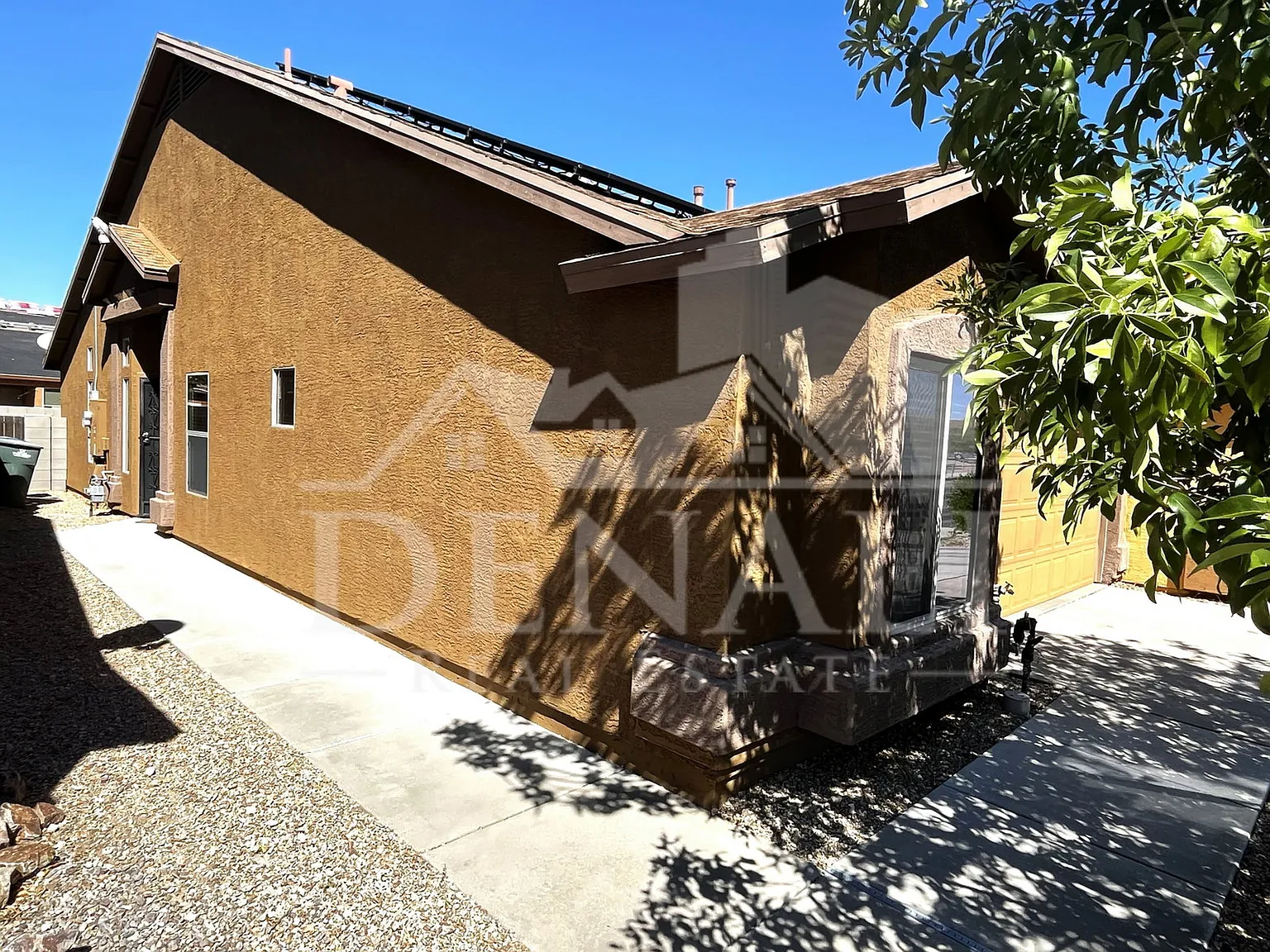 3 bed, 2.0 bath, 1180 sqft, $1,695 — Photo 2