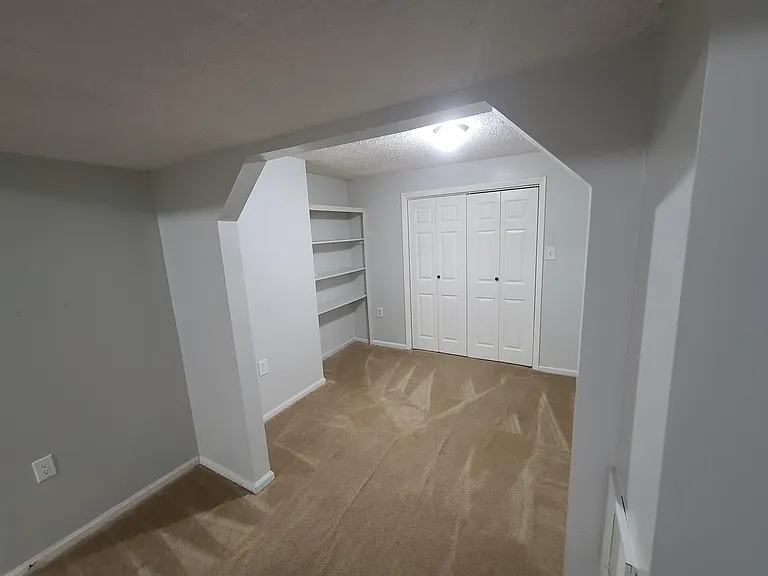Harder Ct — Photo 10