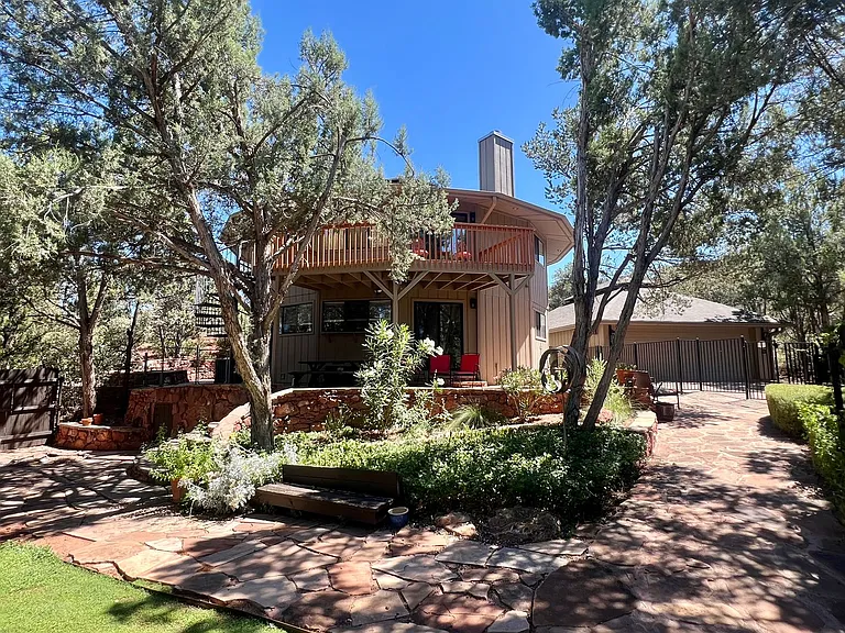 335 Foothills South Dr — Photo 7