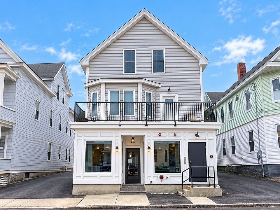 1st image of 178 University Ave #2