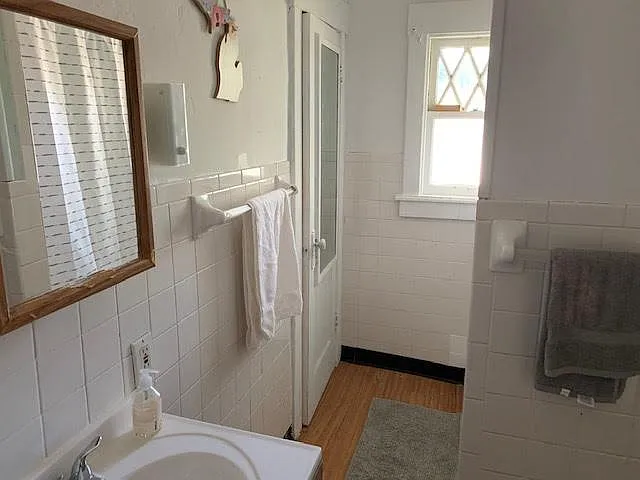 535 Forest St — Photo 3