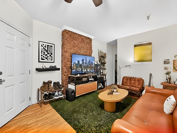 4th image of 117 Ogden Ave APT 1R