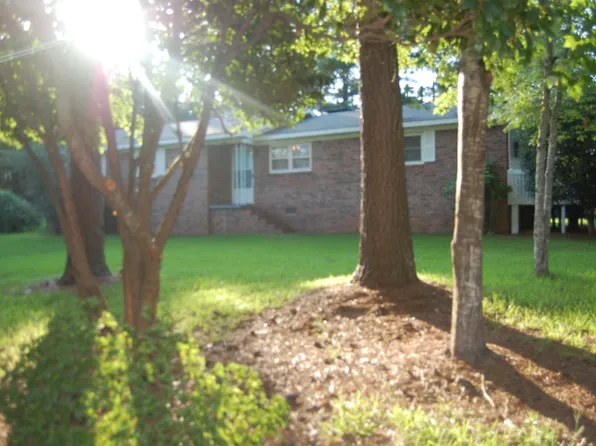 121 Wincey Rd, Greenwood, SC 29646