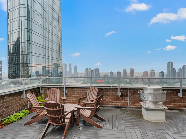 333 East 45th Street image 11 of 14