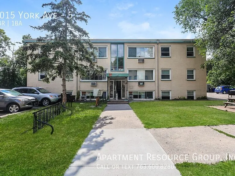 1015 York Ave #5 — Photo 11