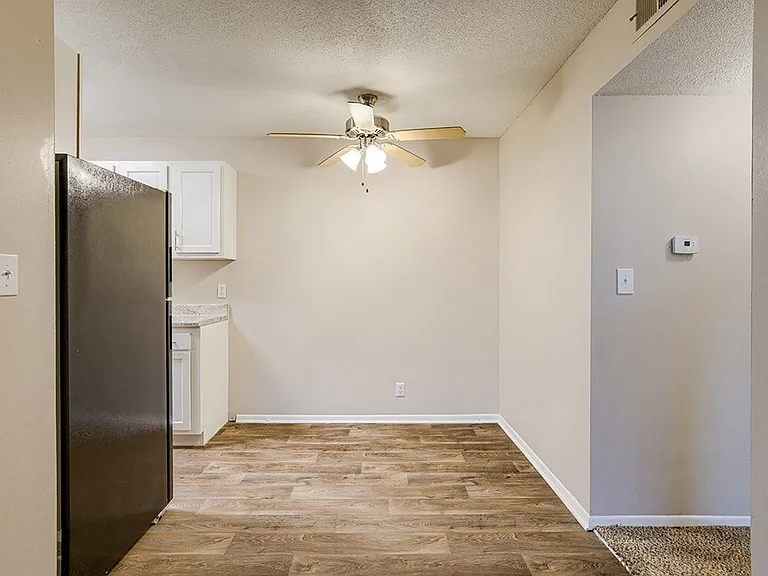 One Bedroom A (Renovated) - 1 Bed / 1 Bath - 720 Sq.Ft.