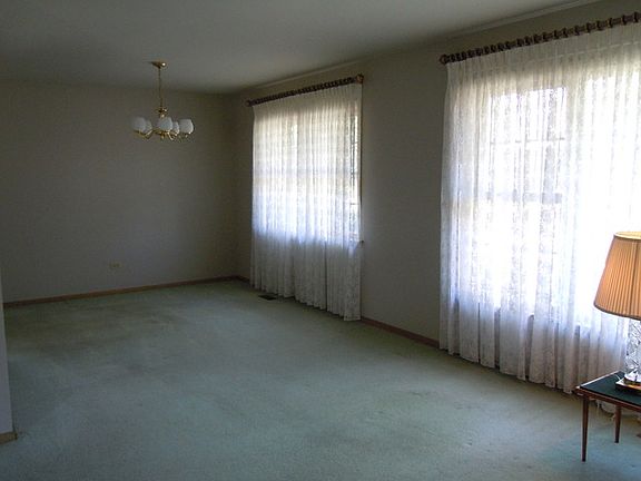 5th image of 10116 S Komensky Ave
