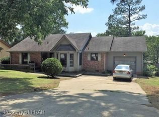 7474 Fairpoint Rd, Fayetteville, NC 28314