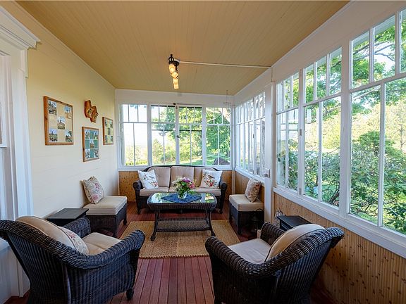 3rd image of 226 Hines Rd