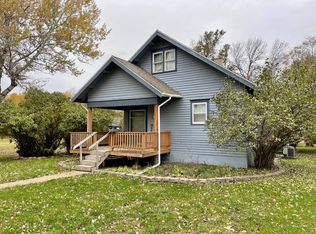 1020 E 2nd St, Redfield, SD 57469
