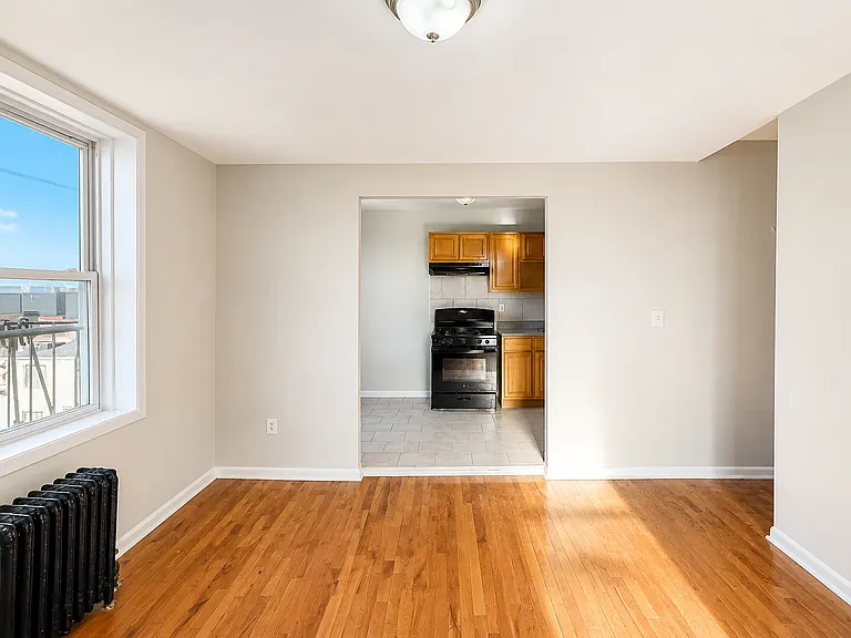 76 N 9th St #14AA — Photo 5