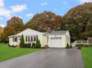 32 Lawnwood Rd, North Kingstown, RI 02852