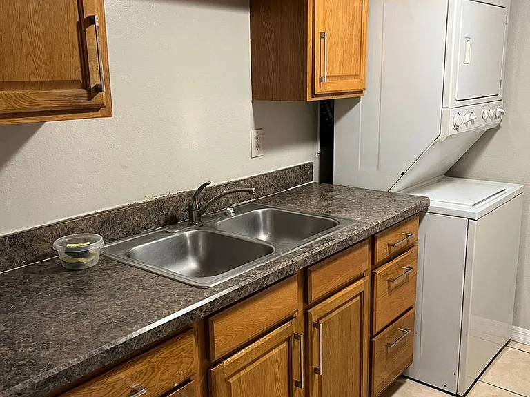 865 Sky Lake Cir #A — Photo 3
