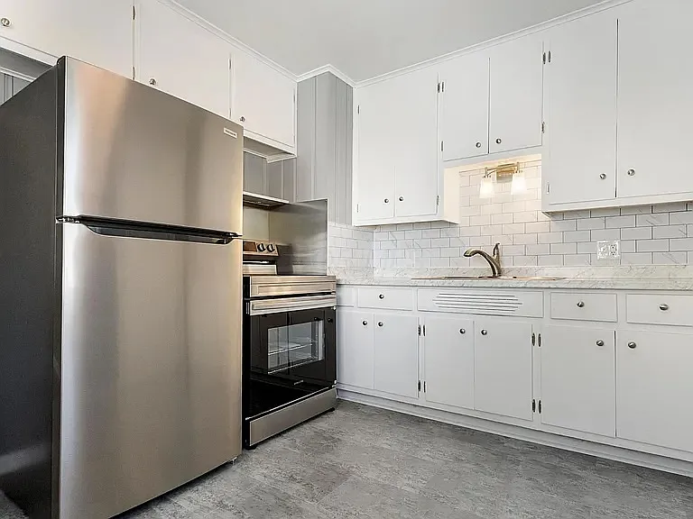 2 bed, 728 sqft, $1,950 — Photo 3