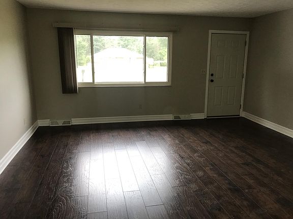 4th image of 33 Ashleigh Dr