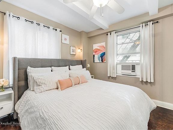 3rd image of 333 E 43rd St APT 821