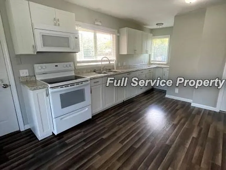 602 S 20th Pl — Photo 12