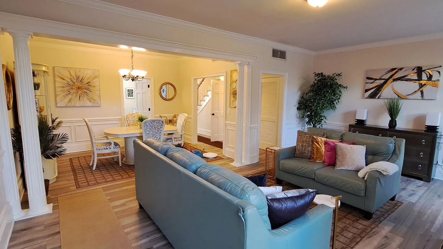 Gorgeous Furnished Three Bedroom Condo- Shorter/Long Term Leases Acceptable! — Photo 4