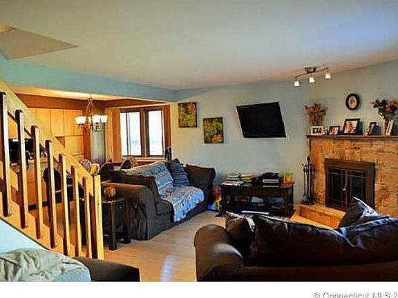 2nd image of 20 Greenview Dr