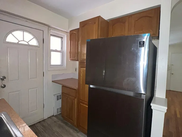 1145 E 52nd St #1 — Photo 12